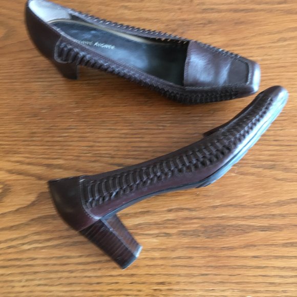 Brown Stacked heel shoes. Size 8 1/2 - Picture 2 of 3